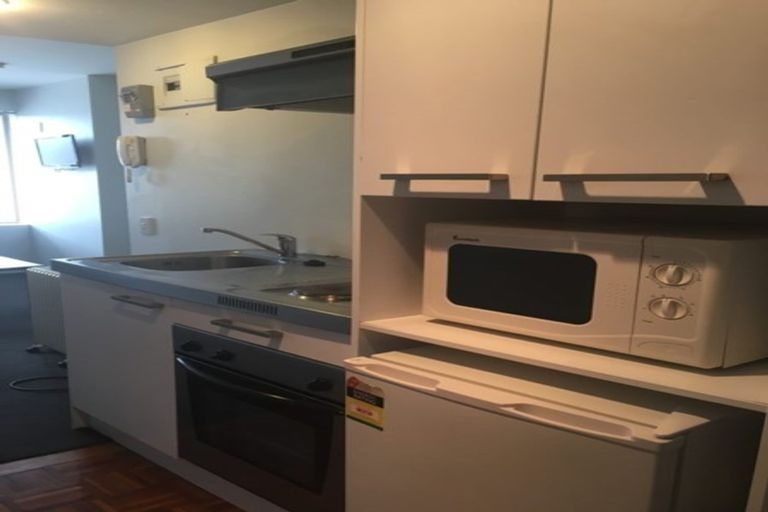 Photo of property in Orange Apartments/victoria Centr, 909/169 The Terrace, Wellington Central, Wellington, 6011