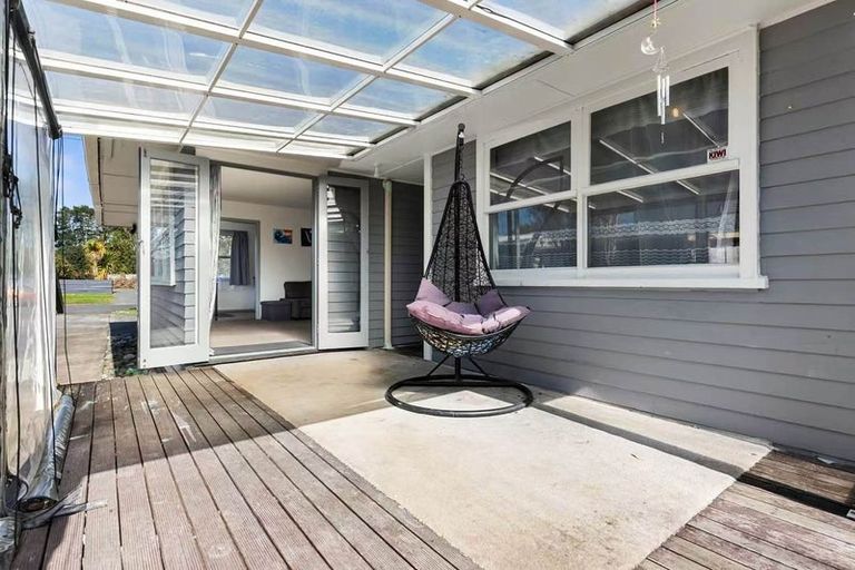 Photo of property in 3a Robertson Road, Ranui, Auckland, 0612