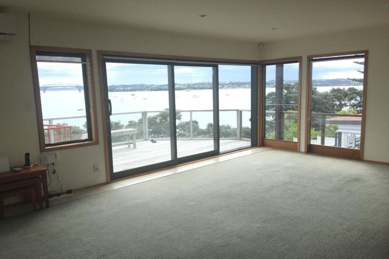 Photo of property in 106a Stanley Point Road, Stanley Point, Auckland, 0624