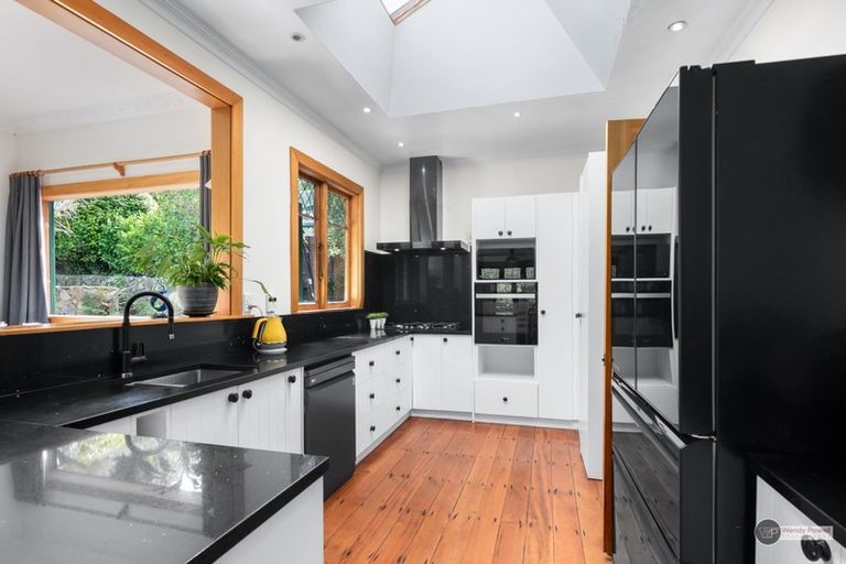 Photo of property in 19 Onehuka Road, Tirohanga, Lower Hutt, 5010