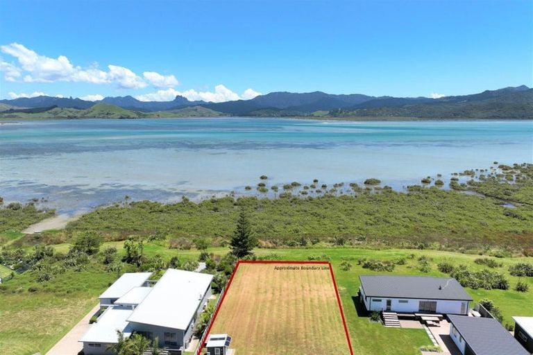 Photo of property in 137 Kelly Jade Avenue, Matarangi, Whitianga, 3592