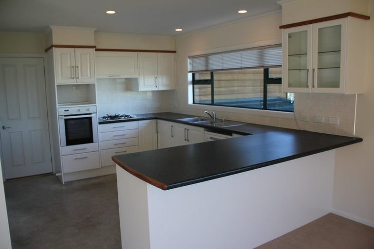 Photo of property in 46 Arahiwi Grove, Tirohanga, Lower Hutt, 5010