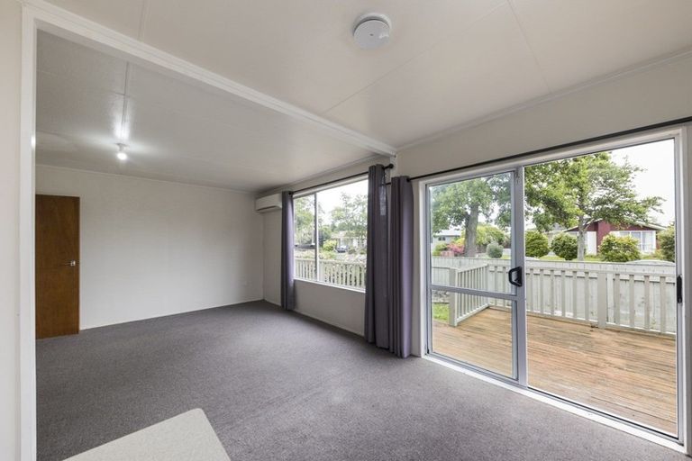 Photo of property in 111 Apollo Parade, Milson, Palmerston North, 4414