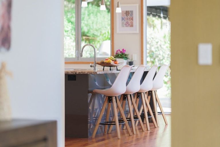 Photo of property in 32 Lorna Irene Drive, Raumati South, Paraparaumu, 5032