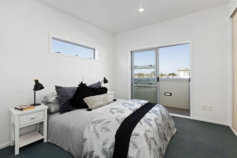 Photo of property in 19/3 Riverside Road, Orewa, 0931