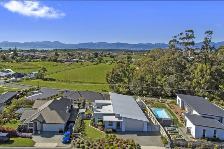 Photo of property in 15 Koi Crescent, Mapua, 7005