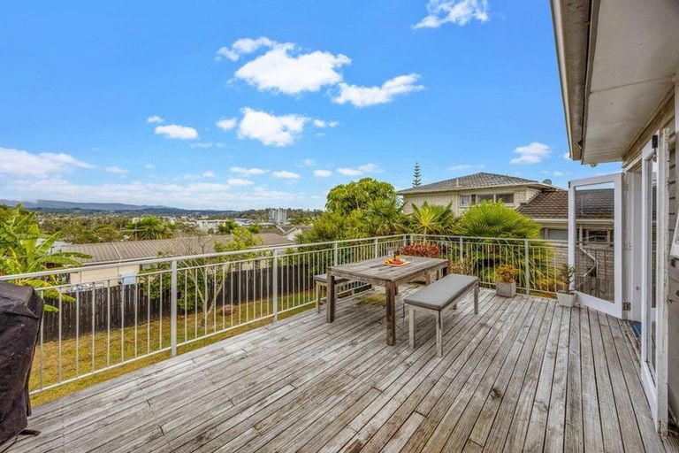 Photo of property in 1a Pleasant Road, Glen Eden, Auckland, 0602