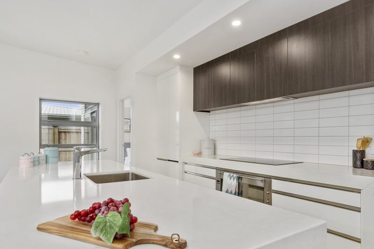 Photo of property in 10 Cassinia Close, Papamoa Beach, Papamoa, 3118