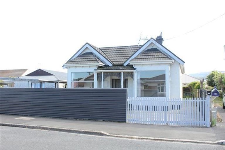 Photo of property in 48 Oxford Street, South Dunedin, Dunedin, 9012