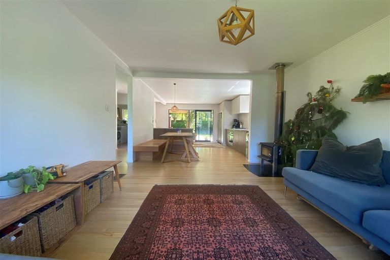 Photo of property in 153 Laingholm Drive, Laingholm, Auckland, 0604