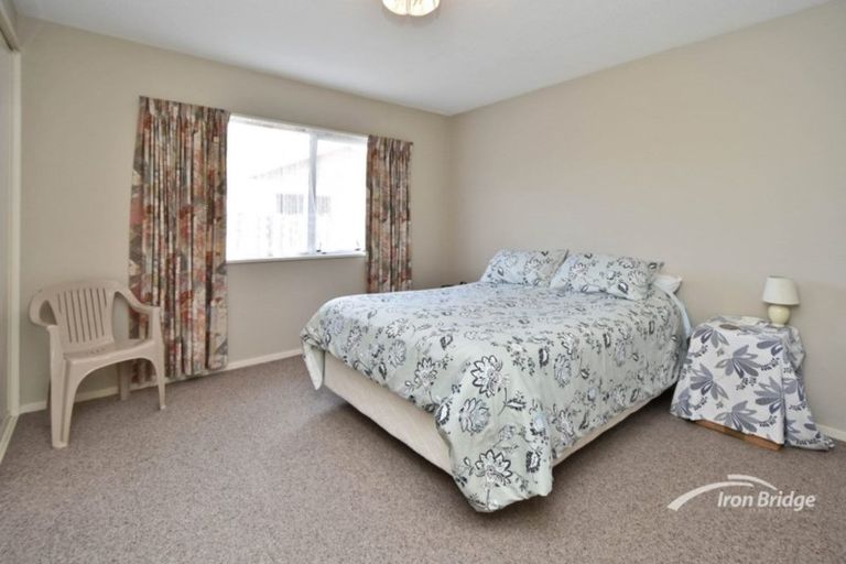 Photo of property in 3 Pyatt Place, Redwood, Christchurch, 8051