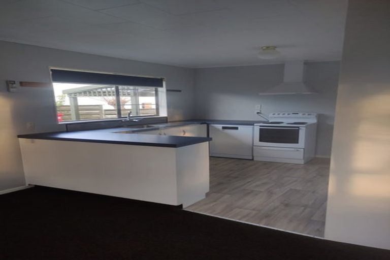 Photo of property in 64 Sunbrae Drive, Silverstream, Upper Hutt, 5019