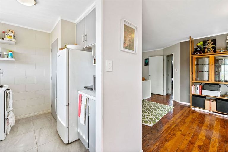 Photo of property in 5/24 Woodglen Road, Glen Eden, Auckland, 0602