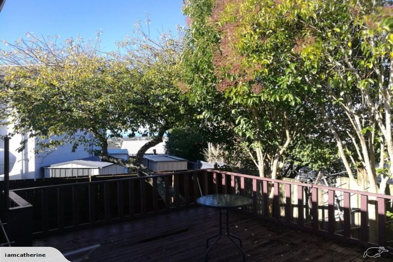 Photo of property in 1 Elizabeth Place, Mairangi Bay, Auckland, 0630