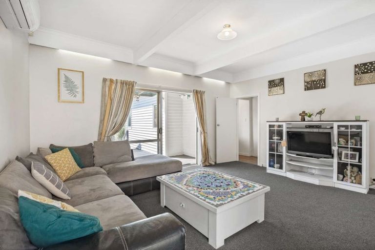 Photo of property in 38 Pannell Avenue, Wainoni, Christchurch, 8061