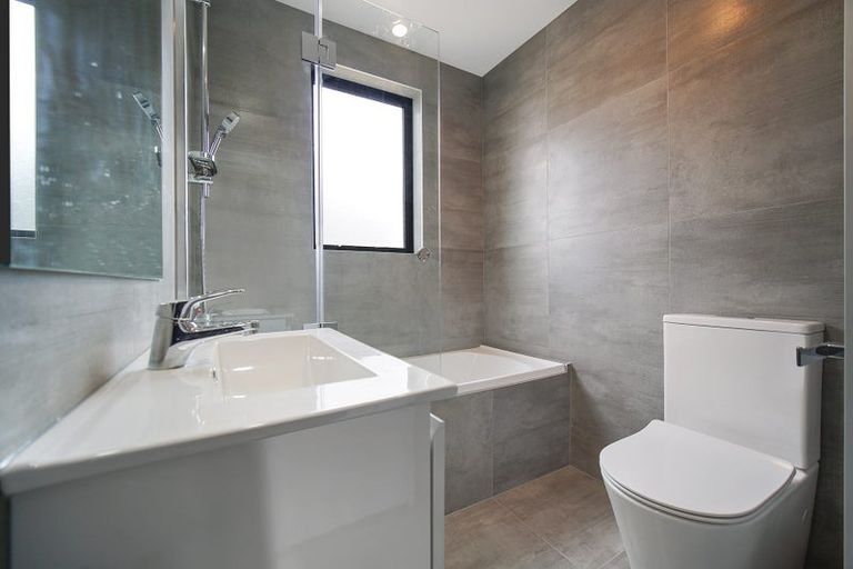 Photo of property in 8a Poruru Close, Papakura, 2110