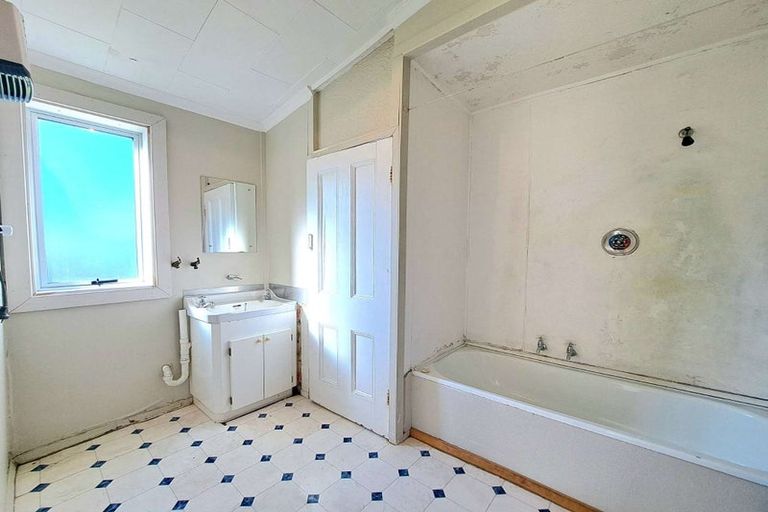 Photo of property in 67 Fitzroy Street, Caversham, Dunedin, 9012