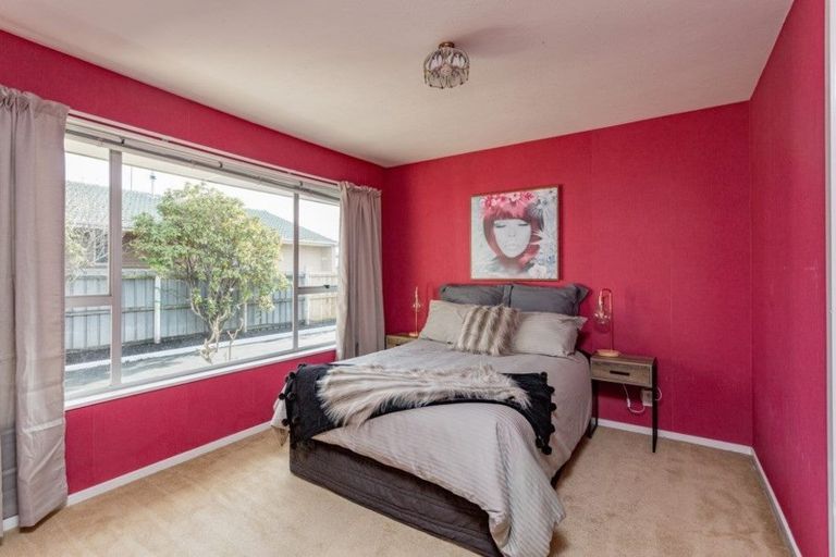 Photo of property in 60 Denise Crescent, Hornby, Christchurch, 8042