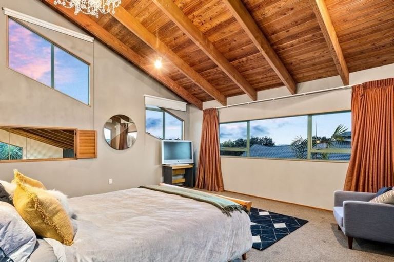 Photo of property in 32 Seacrest Drive, West Harbour, Auckland, 0618