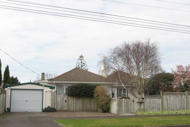 Photo of property in 125 Seaview Road, Westown, New Plymouth, 4310