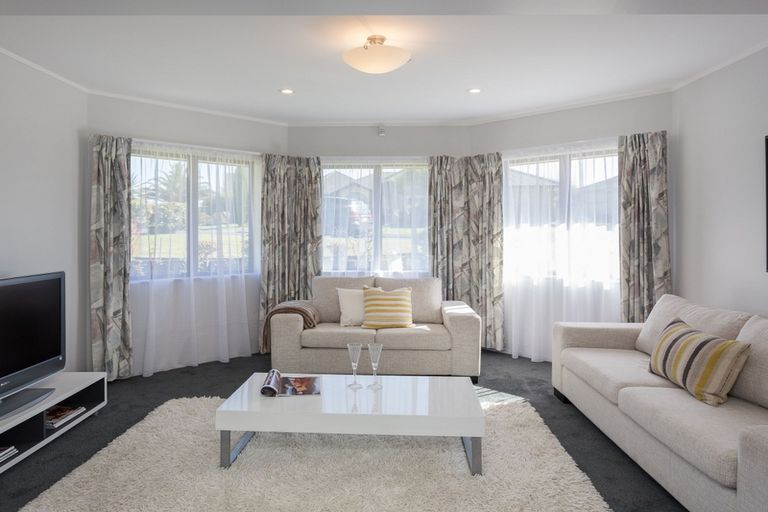 Photo of property in 27 Nirvana Way, Mount Roskill, Auckland, 1041