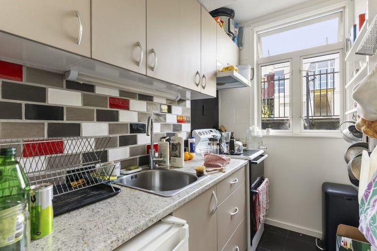 Photo of property in Fairmont Flats, 3c/20 Maarama Crescent, Aro Valley, Wellington, 6021