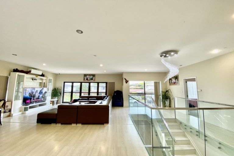 Photo of property in 26 Midhurst Avenue, Henderson, Auckland, 0612