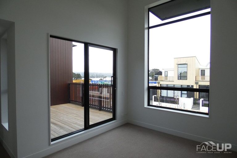 Photo of property in 21 Nevill Road, Hobsonville, Auckland, 0616