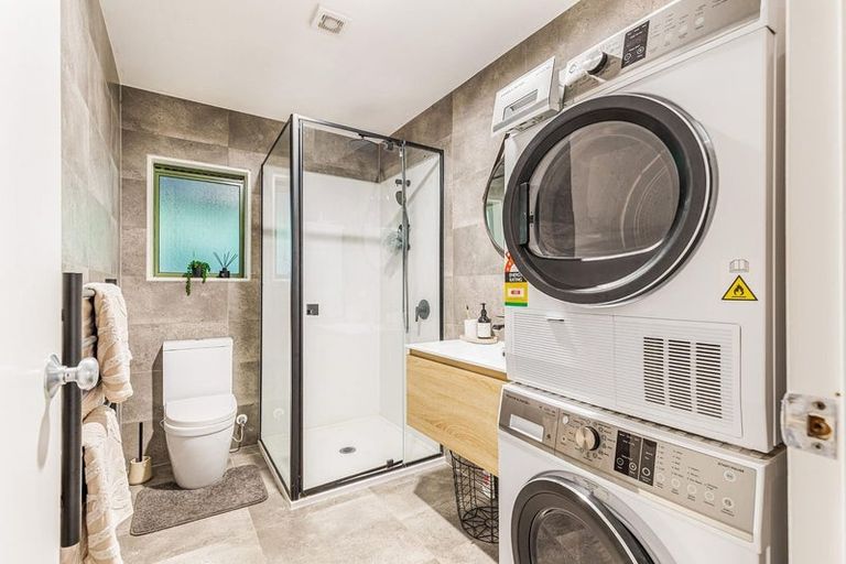 Photo of property in 153d Colwill Road, Massey, Auckland, 0614
