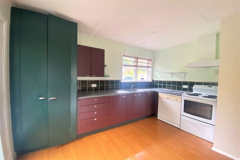 Photo of property in 3 Montgomery Avenue, Karori, Wellington, 6012
