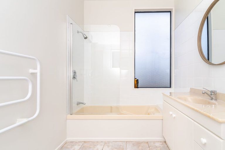 Photo of property in 4 Hamilton Court, Milton, 9220