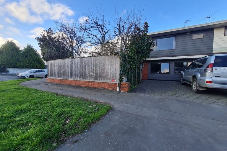 Photo of property in 1/146 Waimairi Road, Ilam, Christchurch, 8041