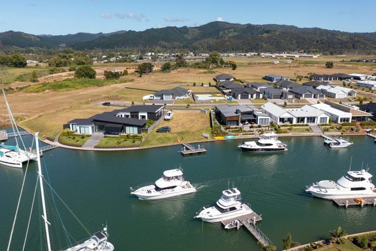 Photo of property in 43 Awatea Drive, Whitianga, 3510