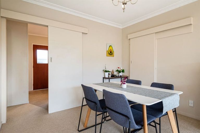 Photo of property in 2/39 Eversleigh Road, Belmont, Auckland, 0622