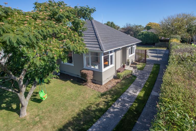 Photo of property in 19 Wilton Crescent, Bishopdale, Christchurch, 8053