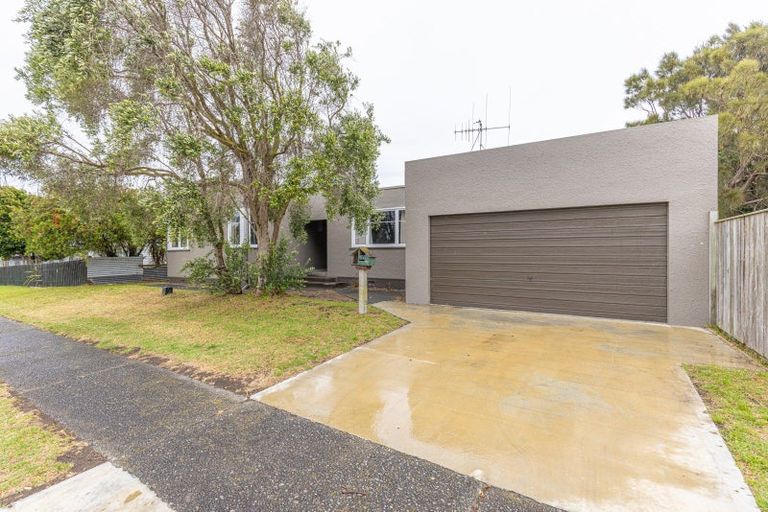 Photo of property in 1 Kotuku Street, Castlecliff, Whanganui, 4501