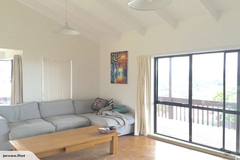 Photo of property in 17 Cobar Close, Maupuia, Wellington, 6022