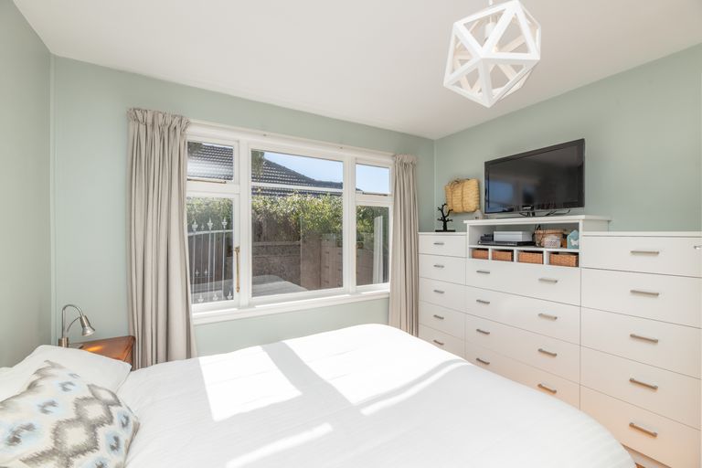 Photo of property in 19 Wilton Crescent, Bishopdale, Christchurch, 8053