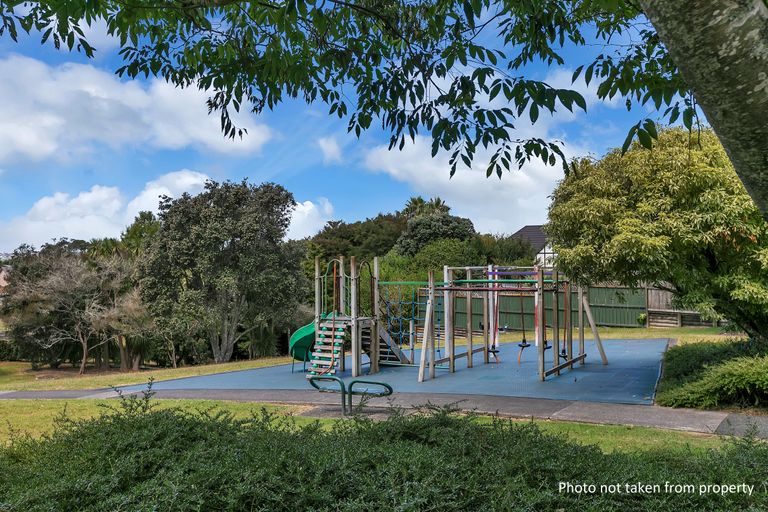 Photo of property in 1/38 Sailfish Drive, West Harbour, Auckland, 0618