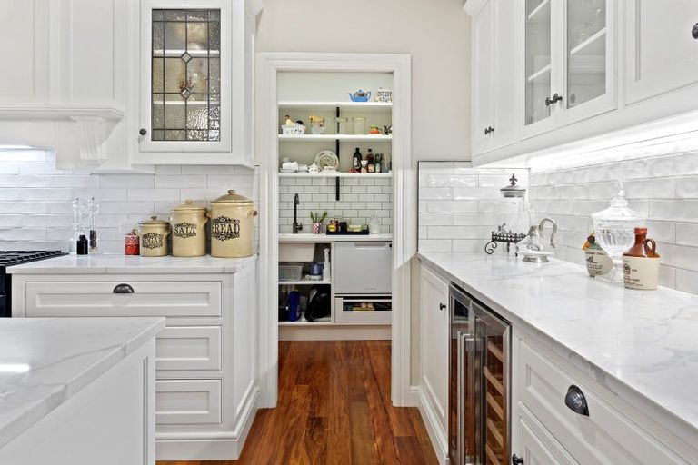 Photo of property in 4a Birchwood Grove, Greenhithe, Auckland, 0632