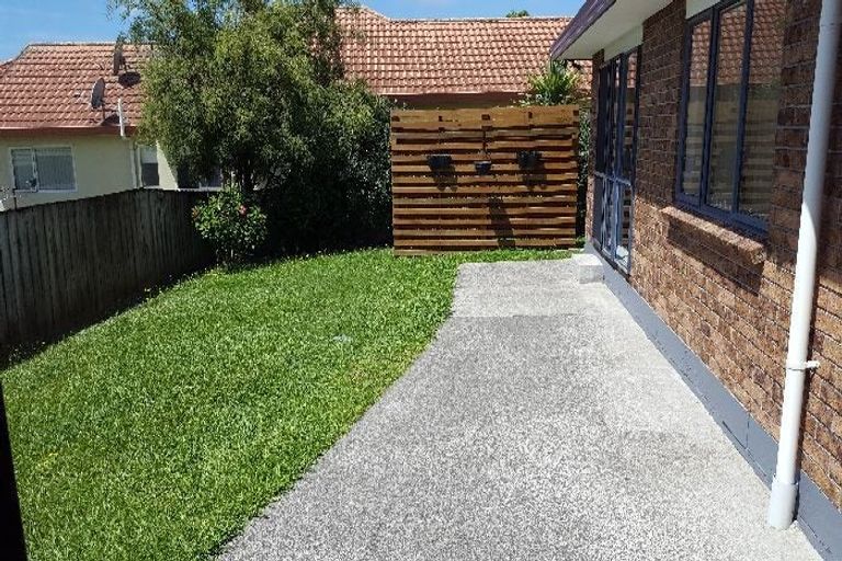 Photo of property in 6 Arlose Place, Westgate, Auckland, 0614