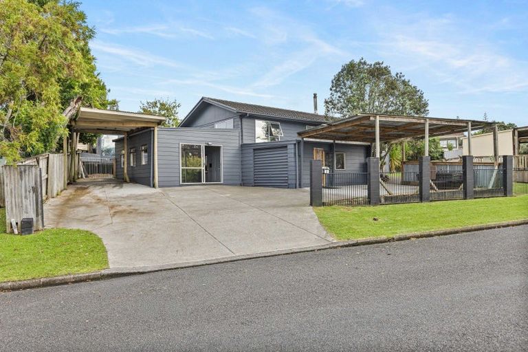 Photo of property in 6 Coey Place, Glen Eden, Auckland, 0602