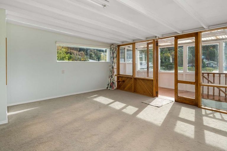 Photo of property in 6 Durham Street, Picton, 7220