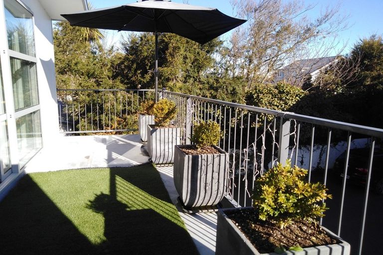 Photo of property in 2/30 Eversleigh Street, St Albans, Christchurch, 8014
