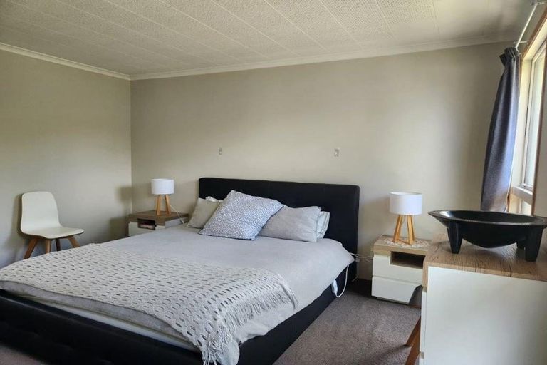 Photo of property in 1 Burrows Place, Ilam, Christchurch, 8041