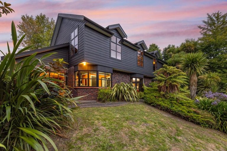 Photo of property in 5 Wood Lane, Fendalton, Christchurch, 8014