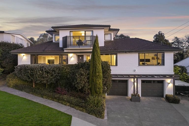Photo of property in 6 Liston Crescent, Cockle Bay, Auckland, 2014