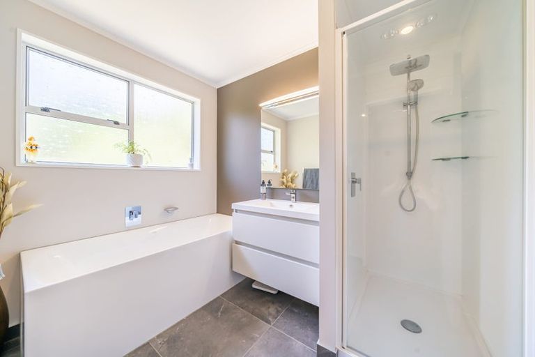 Photo of property in 11 Moray Place, Papakowhai, Porirua, 5024