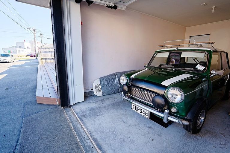 Photo of property in 114 Freyberg Street, Lyall Bay, Wellington, 6022