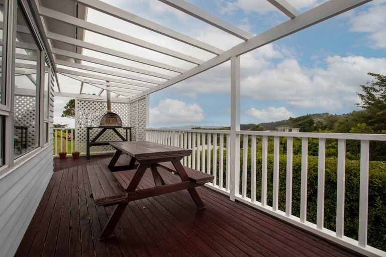 Photo of property in 50 Maungaraki Road, Korokoro, Lower Hutt, 5012